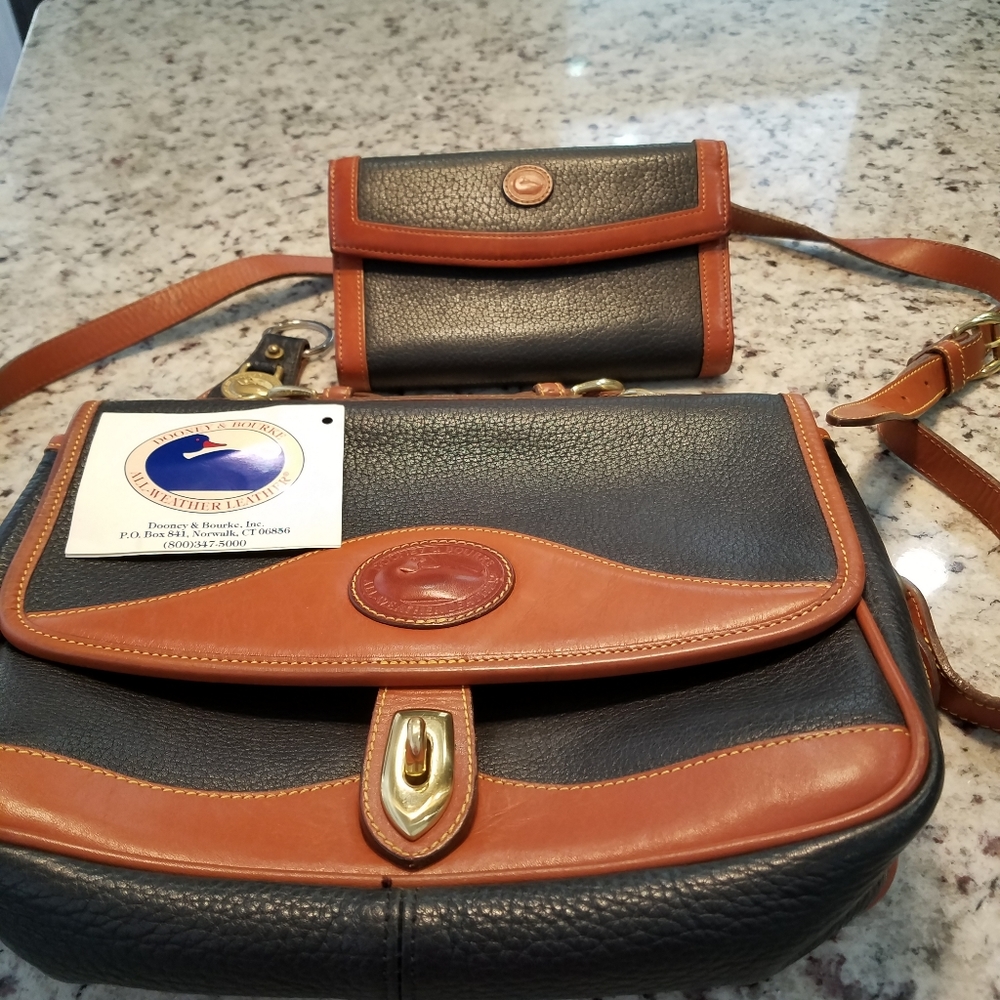 Dooney and bourke purse
